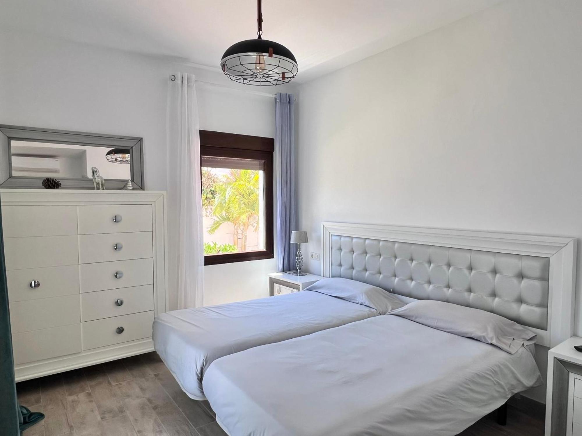 Pirata Bungalow sea front Estepona Bagian luar foto